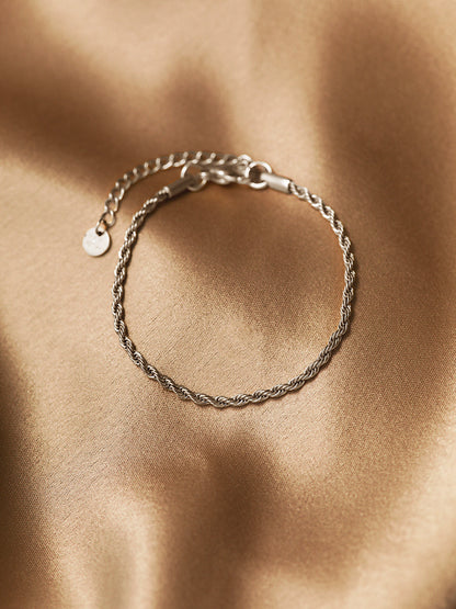 DELICATE DNA ARMBAND