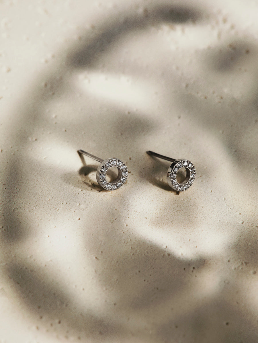 Dazzling Round Stud Ohrringe