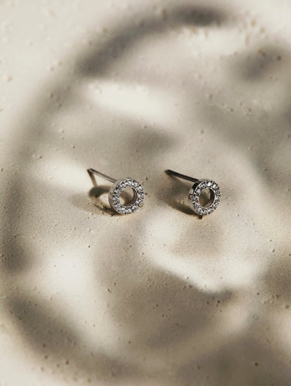 Dazzling Round Stud Ohrringe