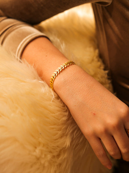 Leaf Echo Armcuff