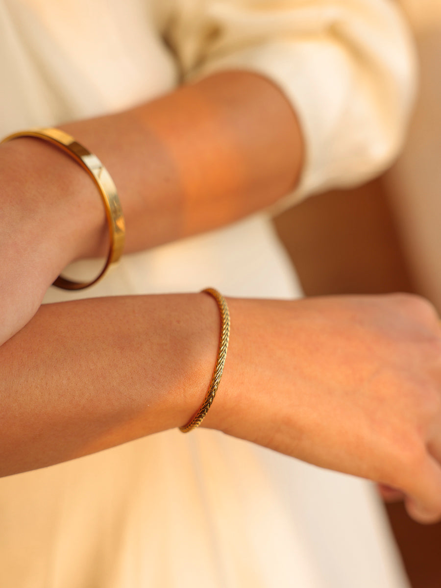 Linear Elegance ARMBAND