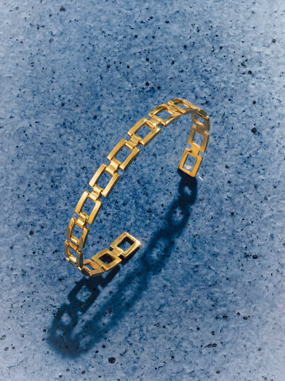 Dainty Loop Armcuff
