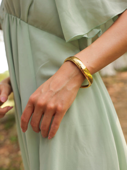 Silent Grace Armcuff