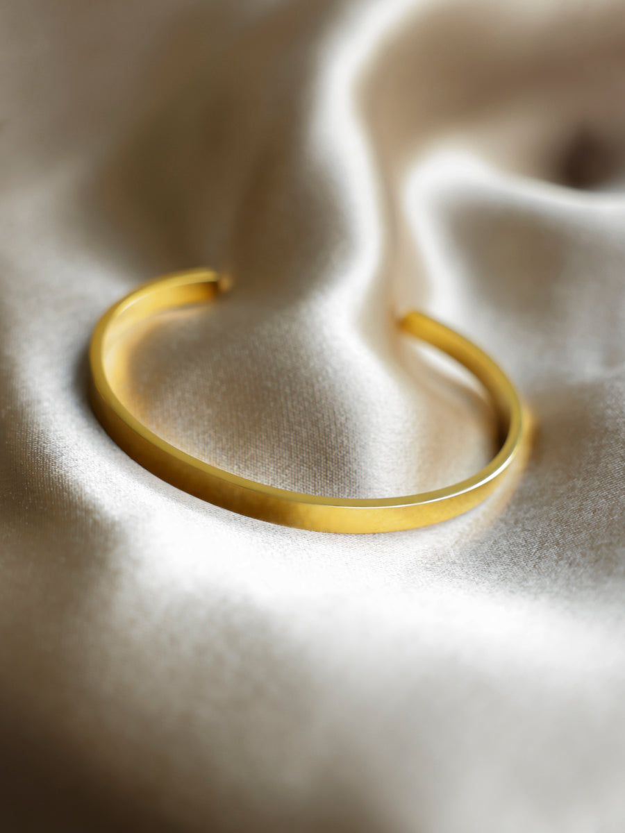 Eclipse Halo Medium Armcuff