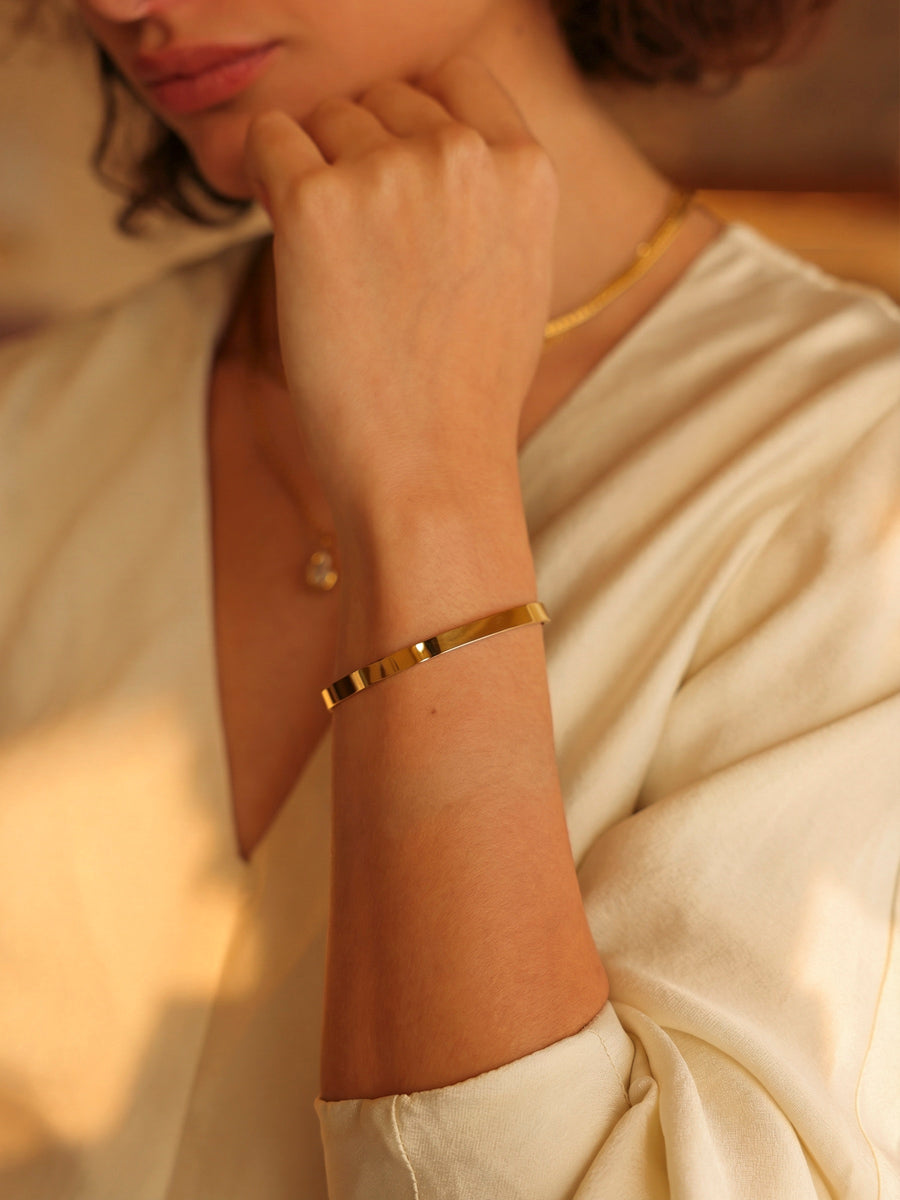 Eclipse Halo Medium Armcuff