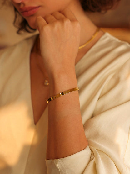 Eclipse Halo Medium Armcuff