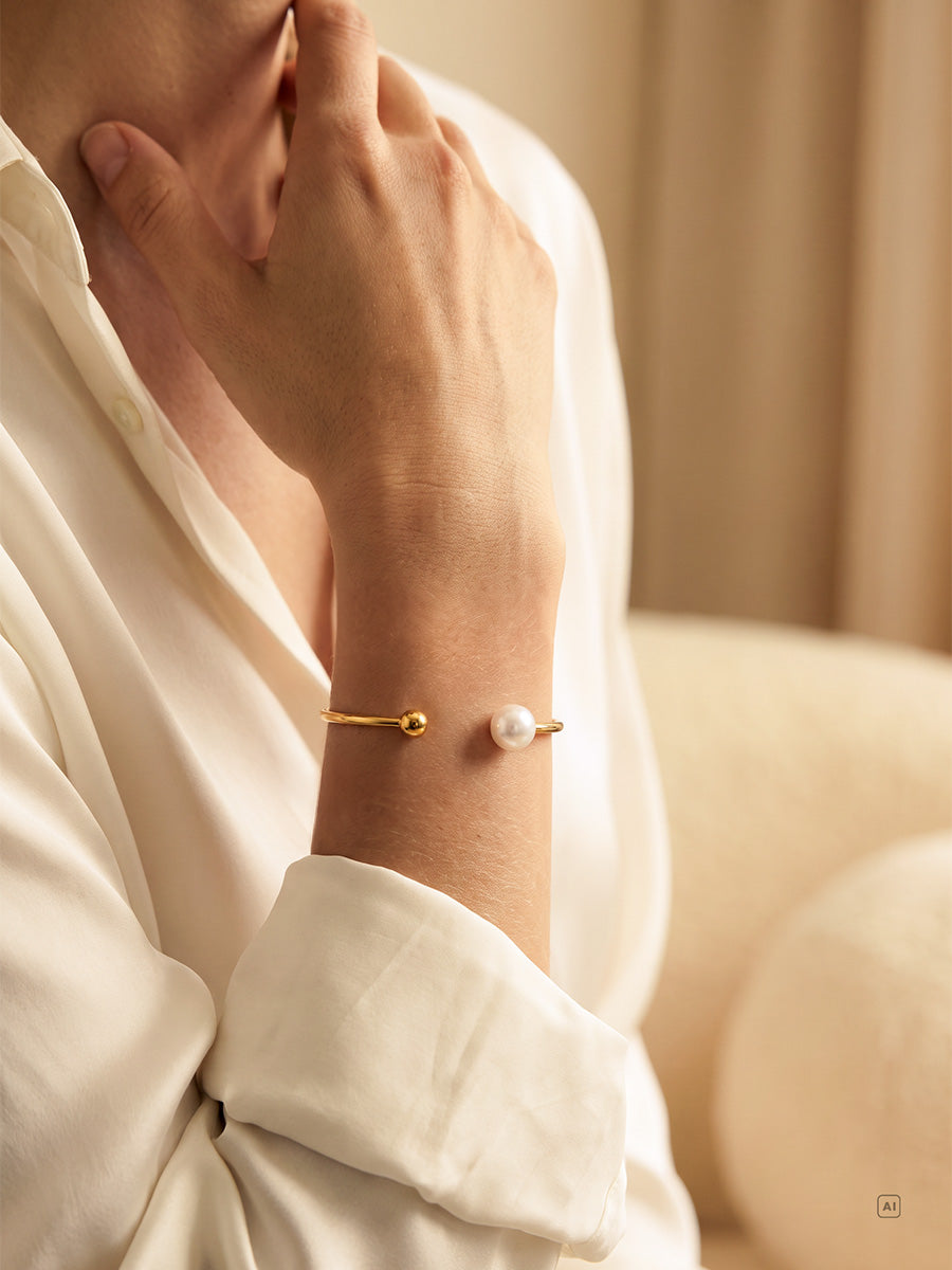 Dewdrop Pearl Armcuff