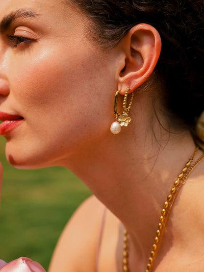 Modern Pearl Ohrring-Charm