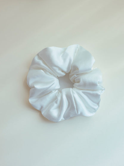 Fluffy Touch Pure Silk Scrunchie White