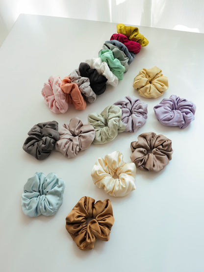 Fluffy Touch Pure Silk Scrunchie Olive Yellow