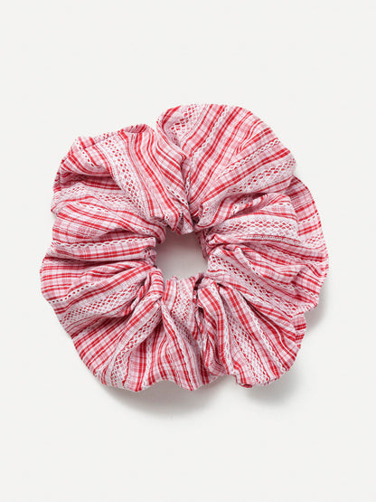 Sweet Lace Scrunchie