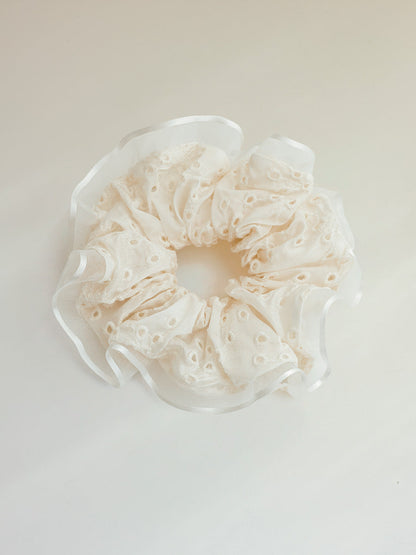 Honey Lace Scrunchie White