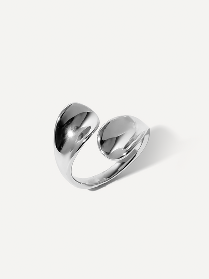 Curved Elegance Ring