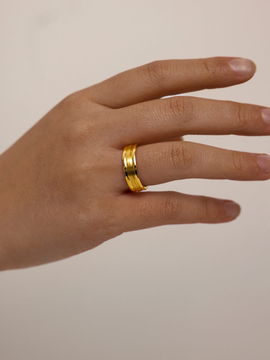 Shiny Circle Ring