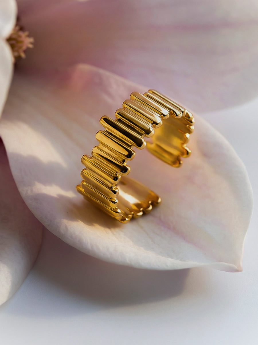 Stepwise Beauty Ring
