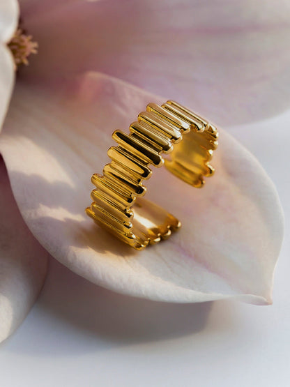 Stepwise Beauty Ring