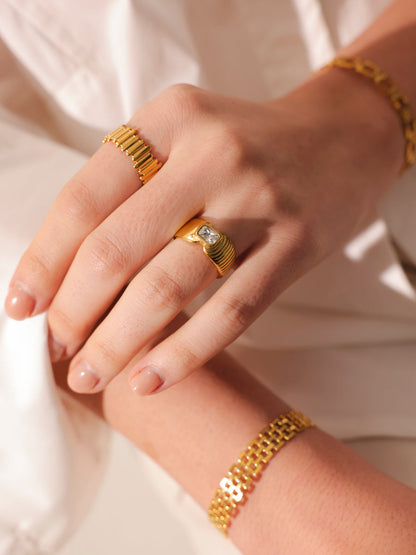 Stepwise Beauty Ring