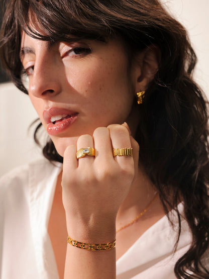 Stepwise Beauty Ring