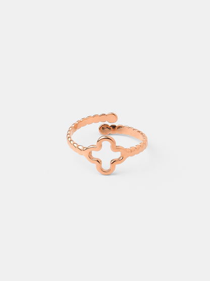 Graceful Clover Ring
