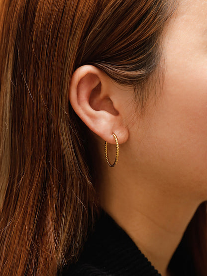 23mm Modern Twist Medium Ohrringe
