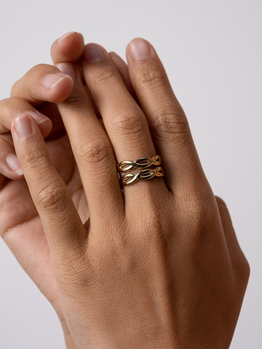 Double Twist Ring